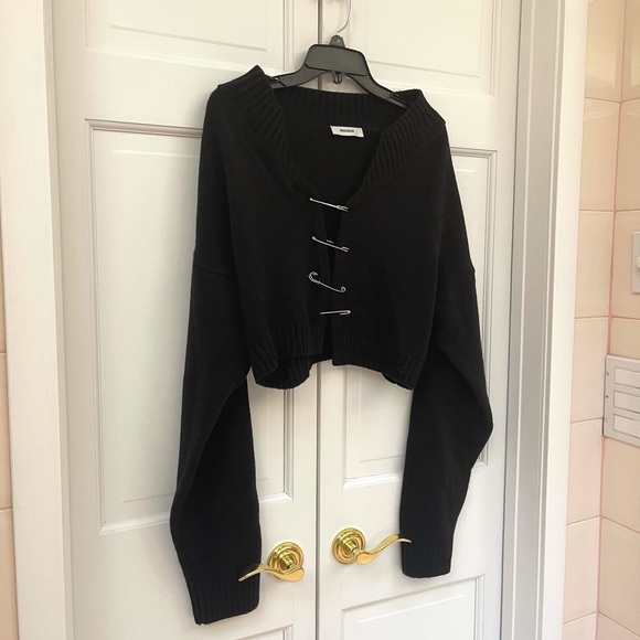 Danielle Guizio Black Safety Pin Cropped Sweater - Picture 7 of 11